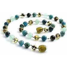 Jantárové korálky zelenej farby s apatitom, avanturínom a tyrkysom pre deti