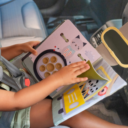 Knižka s aktivitami do auta Busy Book Taf Toys