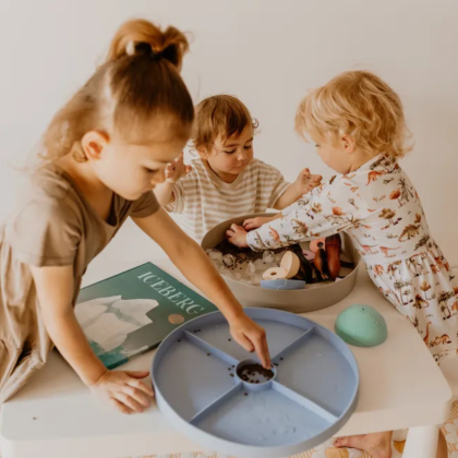 Senzorická triediaca tácka Play Tray Jellystone Designs