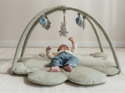 Hracia deka s hrazdou zajačik Miffy Lucky Leaves Little Dutch