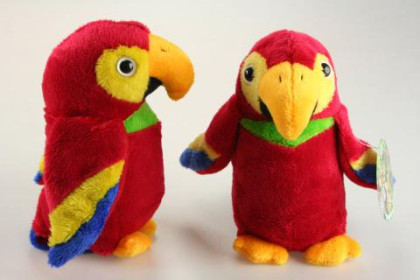 Plyšový papagáj