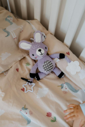 Hrkálka plyš 30 cm záves na postieľku/kočík 0 m+ babyted