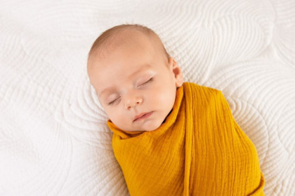 Mušelínová zavinovačka tesná 120 x 80 cm Babymatex