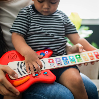 Hračka drevená hudobná gitara Together in Tune Guitar™ Connected Magic Touch Baby Einstein