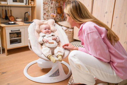 Elektrické hojdačka Pearl MoMi