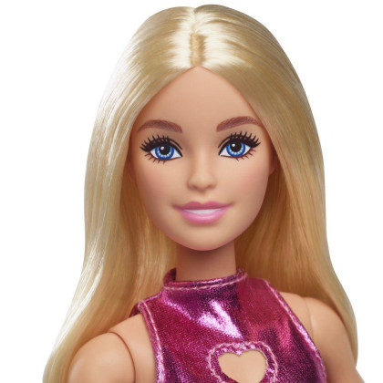 Barbie modelka - lesklé šaty so srdiečkom