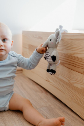 Naťahovací hrací strojček plyš 30 cm záves na postieľku/kočík Babyted