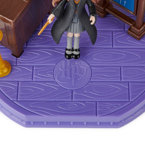 Harry Potter učebňa kúziel s figúrkou Hermiony