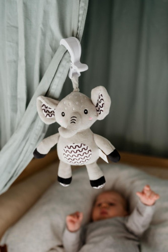 Naťahovací hrací strojček plyš 30 cm záves na postieľku/kočík Babyted
