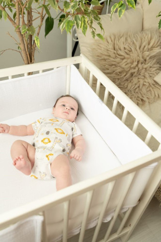 Mušelínový mantinel do postieľky Bump Air 180 x 30 cm Babymatex
