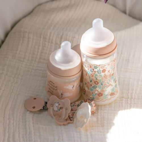 Dojčenská fľaša Wonderland New 270 ml Fyziol prietok M Suavinex