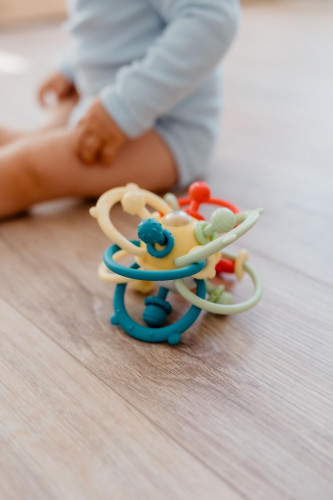 Guliček hrkálka silikón/plast 13 x 9 cm Babyted