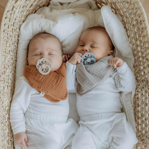 Cumlíky kaučuk 2 ks 6+ mesiacov Boheme Bibs