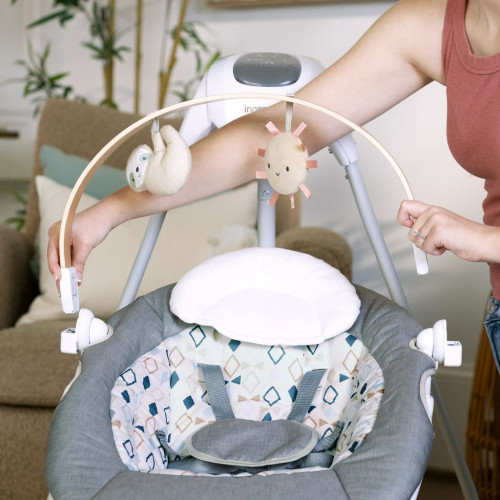 Hojdačka pohupujúca hudobný Parker™ 0 m+, do 9 kg Ingenuity