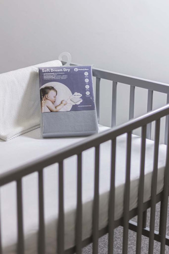 Napínacie prestieradlo nepremokavé Soft Dream Dry 120 x 60 cm Petite&Mars