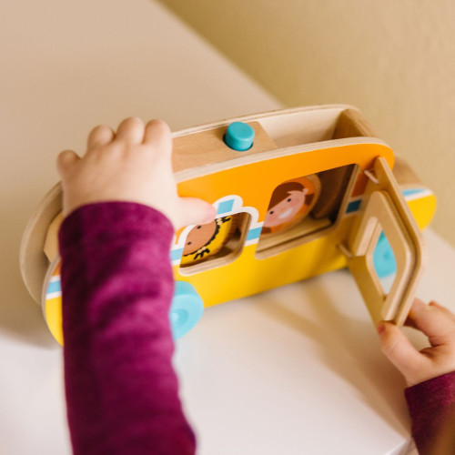 Drevený Autobus GO TOTs Melissa & Doug