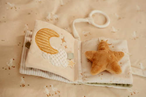 Závesná textilná knižka s aktivitami Newborn Naturals Little Dutch