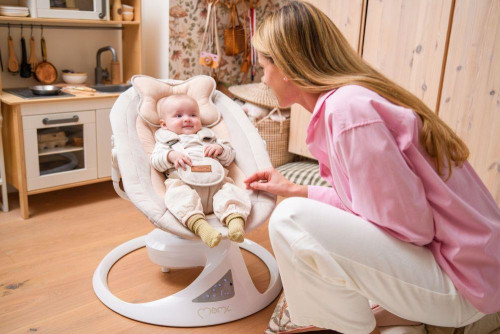 Elektrické hojdačka Pearl MoMi