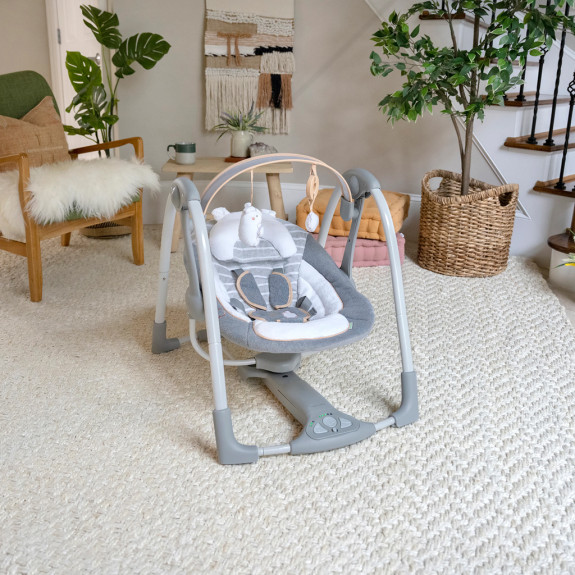 Cestovná hojdačka s melódiou Bella Teddy™ 0 m+ do 9 kg Ingenuity