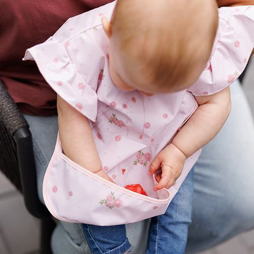 Nepremokavá zásterka s volánikmi - podbradník Rose BabyOno