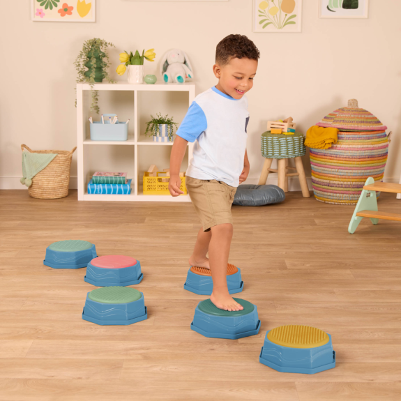Balančné stupienky Balance & Hop 6 ks B-Toys