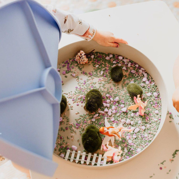 Senzorická triediaca tácka Play Tray Jellystone Designs