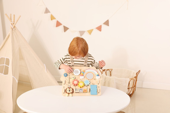 Activity board Levíčkov dom 2Kids Toys