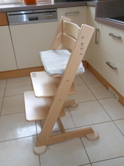 Samostatný stupienok k stoličkám Jitro