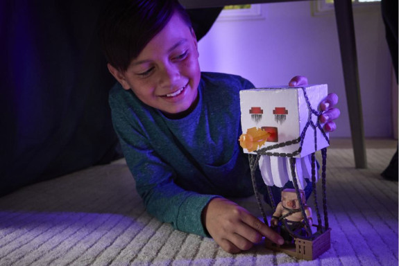 Minecraft movie akčná figúrka blast attack ghast 25 cm