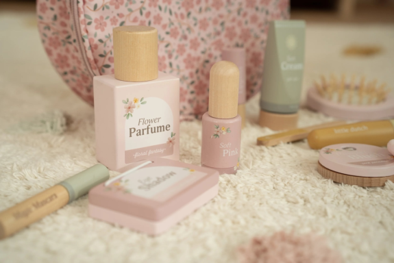 Kozmetická taštička s príslušenstvom Pink Little Dutch