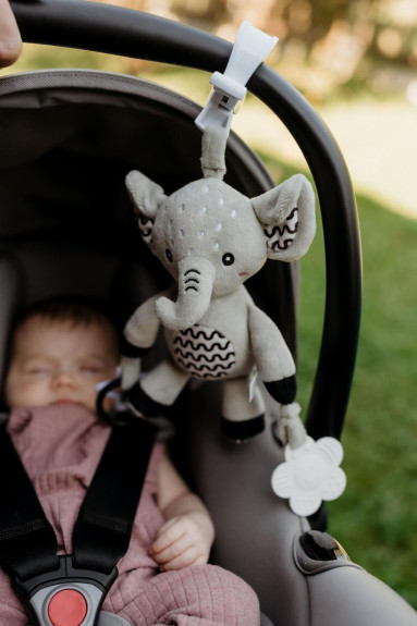 Hrkálka plyš 30 cm záves na postieľku/kočík 0 m+ babyted