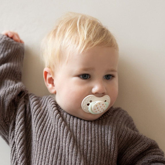 Cumlík svietiaci silikónový dynamický 2 ks Teddy Love 0 - 6 m Lovi