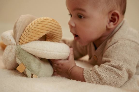 Loptička textilná Newborn Naturals Little Dutch
