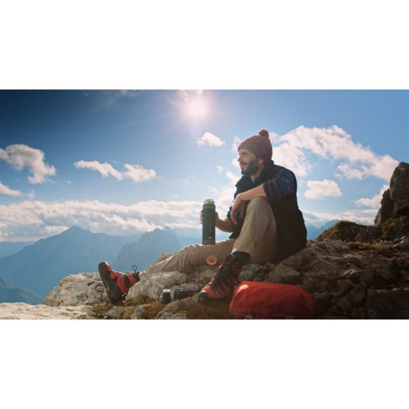 Termoska so šálkou do extrémnych podmienok 900 ml Thermos