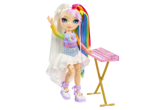 Rainbow High Junior Fashion bábika v rockovej kapele
