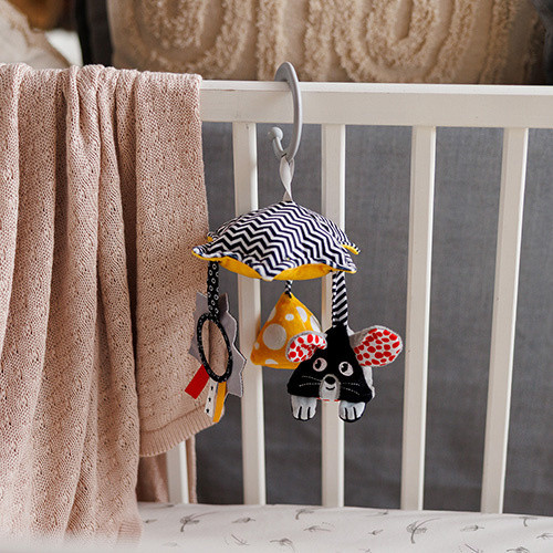 Kontrastný kolotoč Mouse pre bábätko Baby Ono