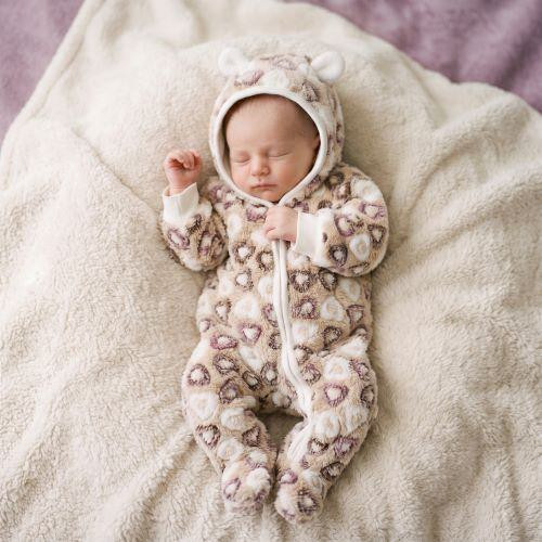 Hrejivá kombinéza s kapucňou a podšítím Srdiečka Baby Service