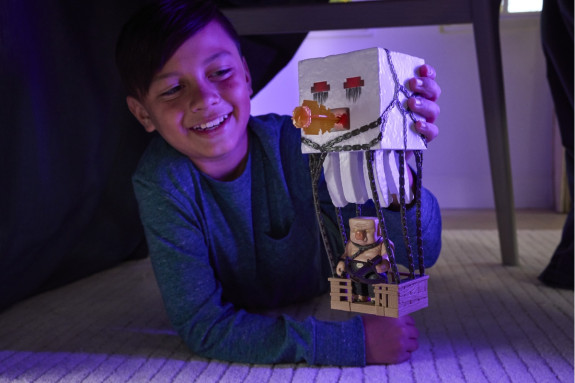 Minecraft movie akčná figúrka blast attack ghast 25 cm