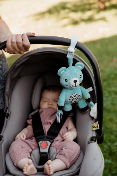 Hrkálka plyš 30 cm záves na postieľku/kočík 0 m+ babyted