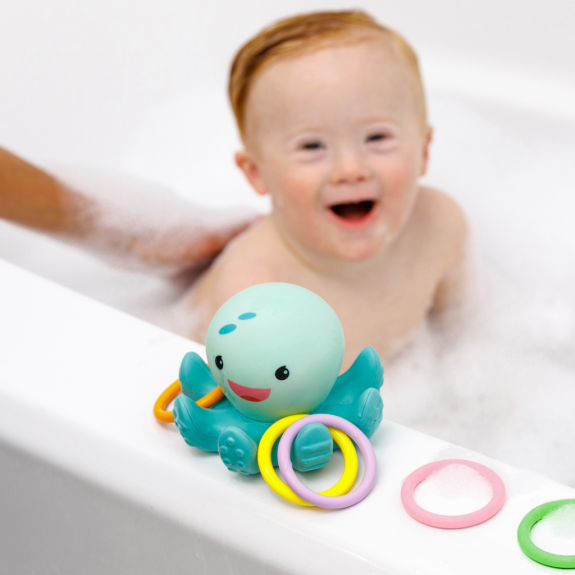 Svietiaca chobotnica s krúžkami do kúpeľa Infantino