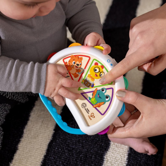 Hračka hudobná tamburína Tap & Shake ™ Magic Touch ™ Hape 6 m + Baby Einstein