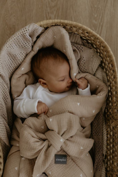 Mušelínová zavinovačka Love béžová so srdiečkami Sleepee