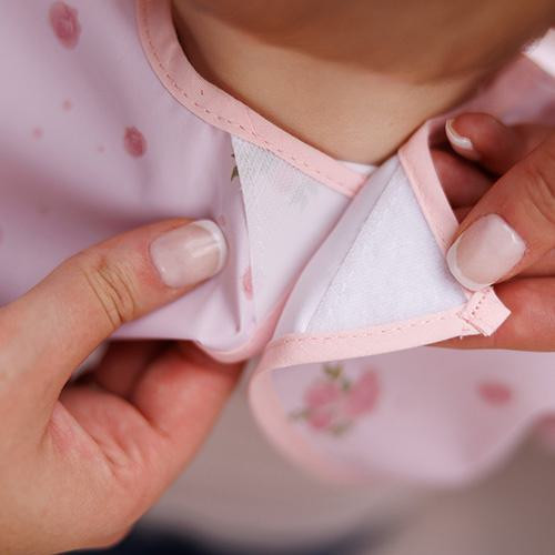Nepremokavá zásterka s volánikmi - podbradník Rose BabyOno