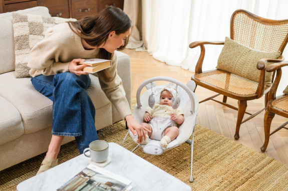 Vibračné lehátko s melódiami Glossy MoMi