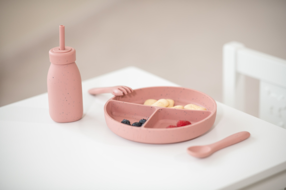 Tanier delený s prísavkou Platinum Silicone KikkaBoo