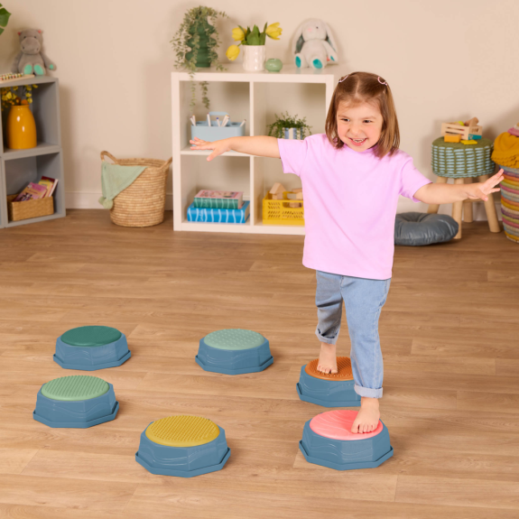 Balančné stupienky Balance & Hop 6 ks B-Toys