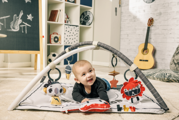 Hracia deka s hrazdou štvorcová Gymini Tiny Rockers Tiny Love