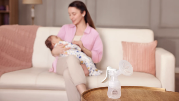 Manuálna odsávačka materského mlieka Essential Philips Avent