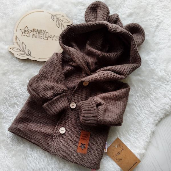 Detský elegantný pletený svetrík s gombíkmi a kapucňou s uškami Baby Nellys hnedý