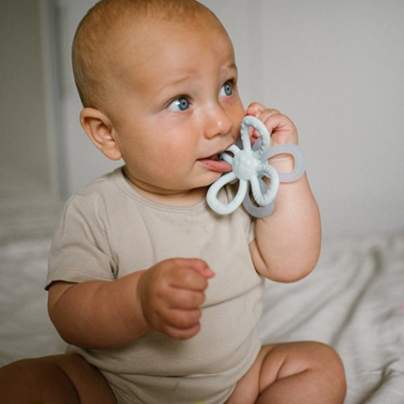 Silikónové hryzátko Flower BabyOno